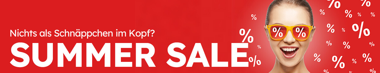 Summer Sale Banner mit lächelnder Frau in Sonnenbrille mit Prozentzeichen und dem Schriftzug „Summer Sale“.