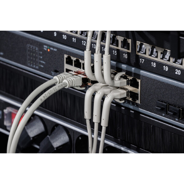 DIGITUS abwinkelbares Slim Patchkabel, Kat. 6A, F FTP, 1,5 m