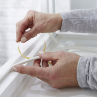 tesa INSULATION Dichtungsband L, weiß, 9 mm x 10 m