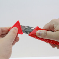 NT Cutter L-550P, Kunststoff-Gehäuse, 18 mm Klinge, rot